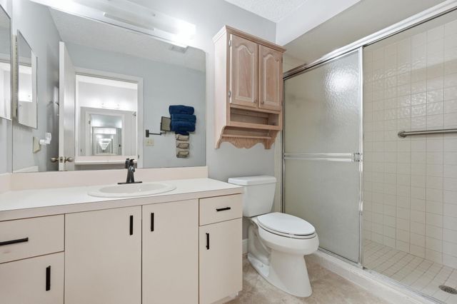 6901 SE Constitution Boulevard 102, Hobe Sound, FL 33455