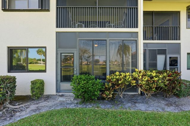 6901 SE Constitution Boulevard 102, Hobe Sound, FL 33455