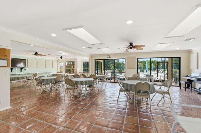6901 SE Constitution Boulevard 102, Hobe Sound, FL 33455