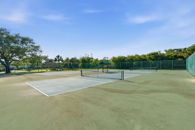 6901 SE Constitution Boulevard 102, Hobe Sound, FL 33455