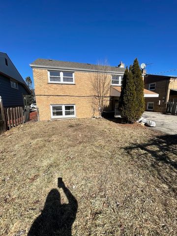 5229 W Greenleaf Street, Skokie, IL 60077