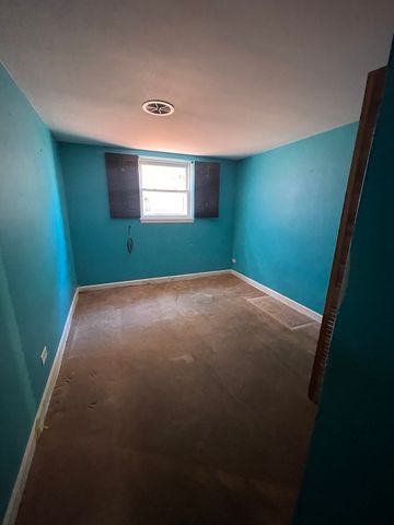 5229 W Greenleaf Street, Skokie, IL 60077