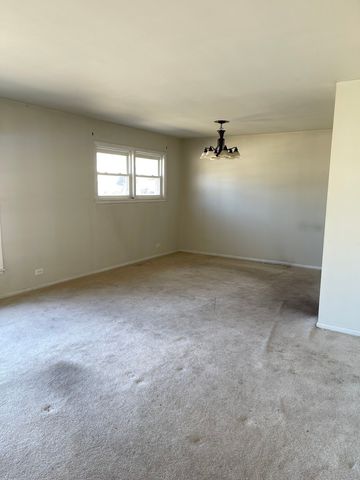 5229 W Greenleaf Street, Skokie, IL 60077