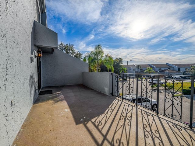 6304 GRAND BAHAMA CIRCLE D, Tampa, FL 33615