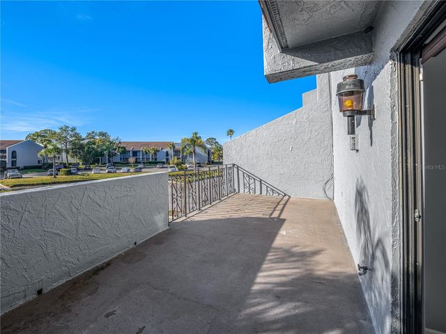 6304 GRAND BAHAMA CIRCLE D, Tampa, FL 33615