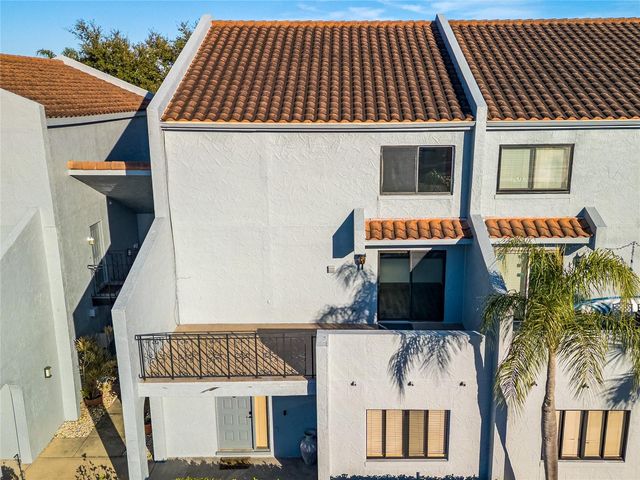 6304 GRAND BAHAMA CIRCLE D, Tampa, FL 33615