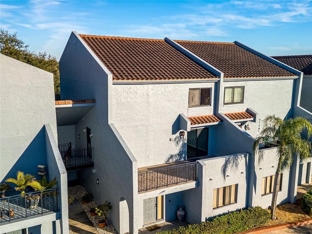 6304 GRAND BAHAMA CIRCLE D, Tampa, FL 33615