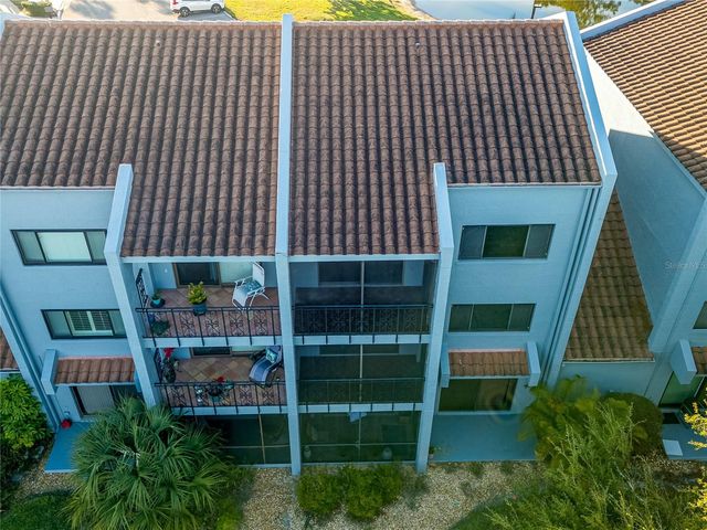 6304 GRAND BAHAMA CIRCLE D, Tampa, FL 33615