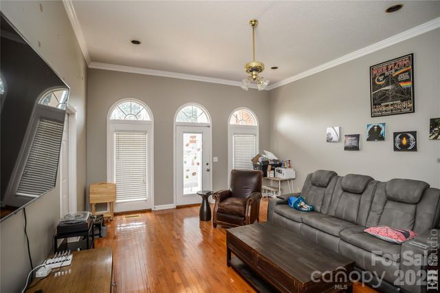 5146 Olde School Drive, Hickory, NC 28602