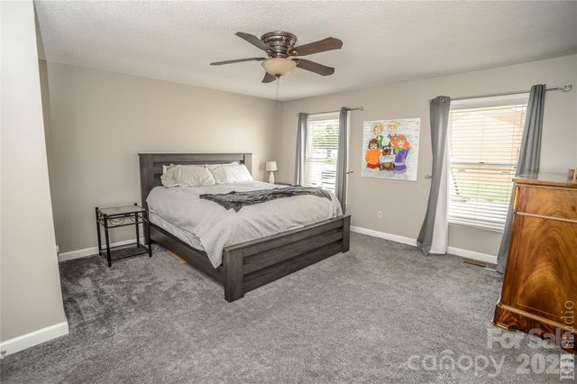 5146 Olde School Drive, Hickory, NC 28602