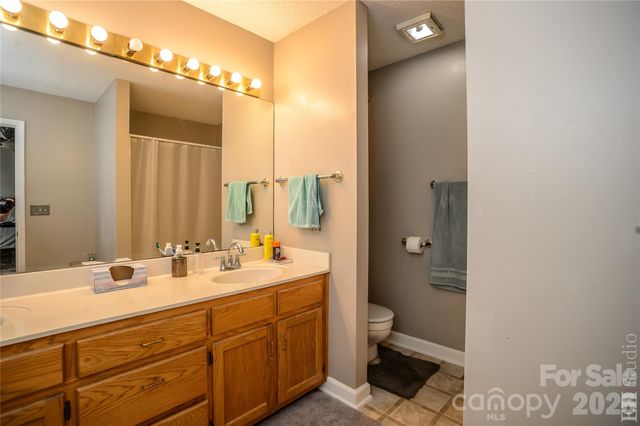 5146 Olde School Drive, Hickory, NC 28602