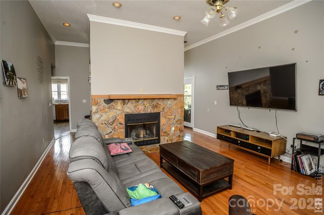 5146 Olde School Drive, Hickory, NC 28602