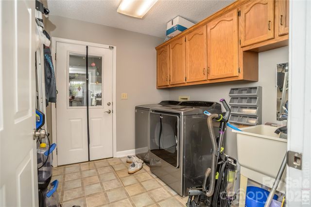 5146 Olde School Drive, Hickory, NC 28602
