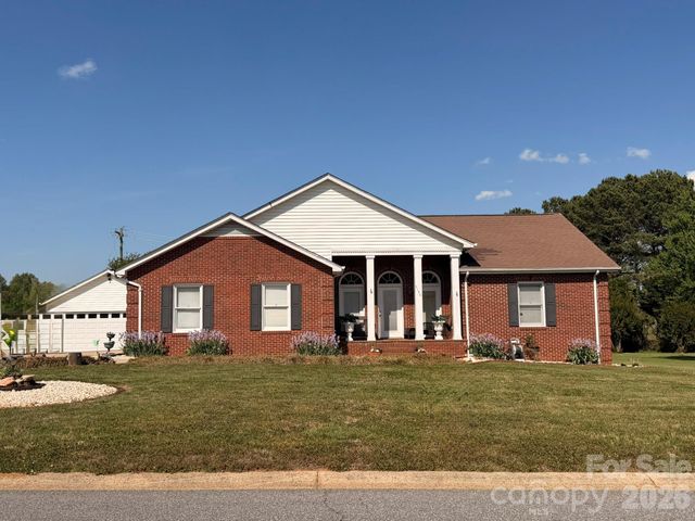 5146 Olde School Drive, Hickory, NC 28602