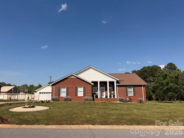 5146 Olde School Drive, Hickory, NC 28602