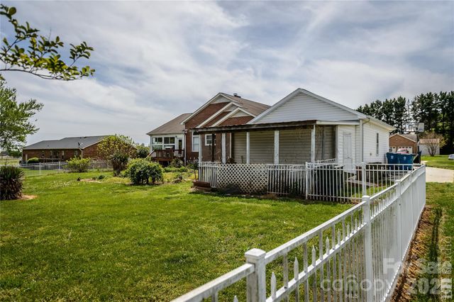 5146 Olde School Drive, Hickory, NC 28602