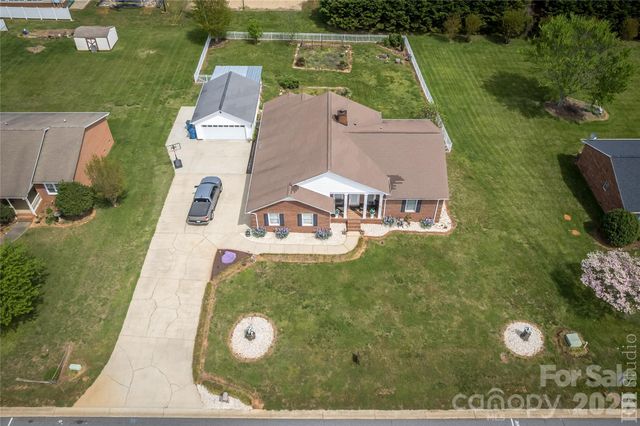 5146 Olde School Drive, Hickory, NC 28602