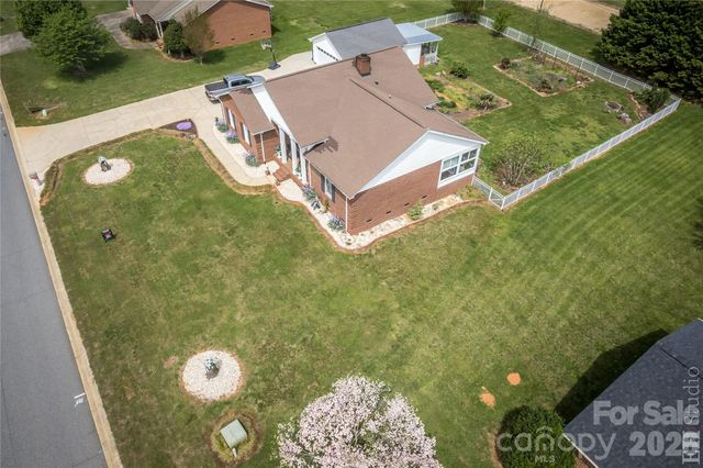 5146 Olde School Drive, Hickory, NC 28602