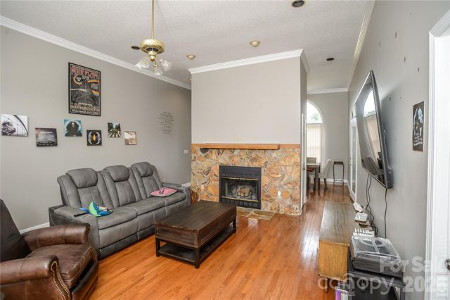5146 Olde School Drive, Hickory, NC 28602