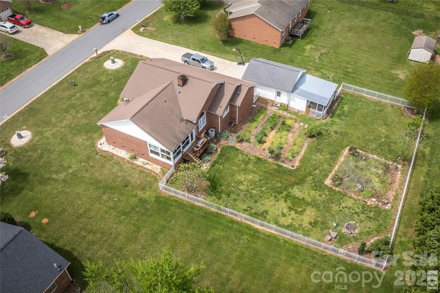5146 Olde School Drive, Hickory, NC 28602