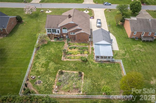 5146 Olde School Drive, Hickory, NC 28602