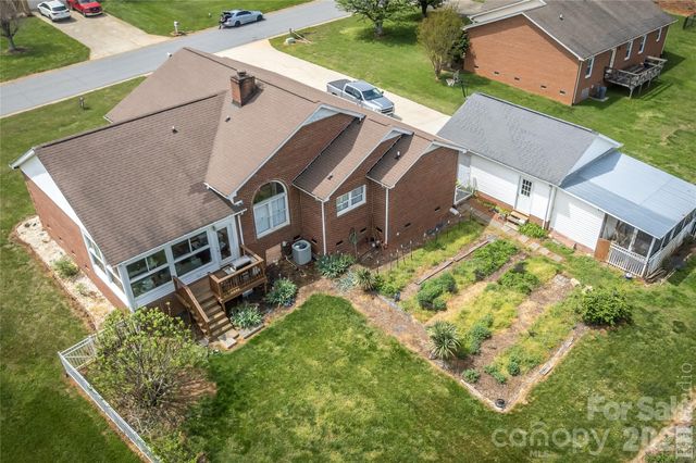5146 Olde School Drive, Hickory, NC 28602