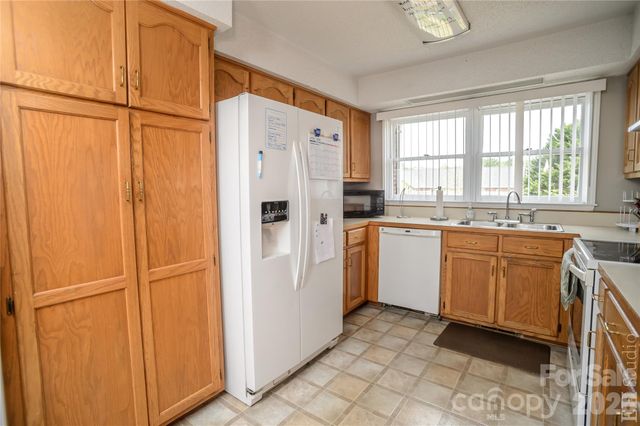 5146 Olde School Drive, Hickory, NC 28602