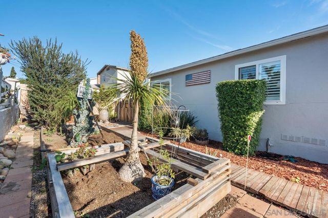 2017 El Prado Ave, Lemon Grove, CA 91945