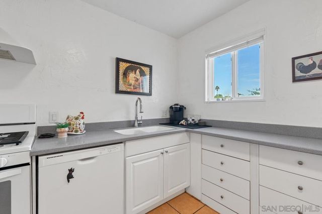 2017 El Prado Ave, Lemon Grove, CA 91945