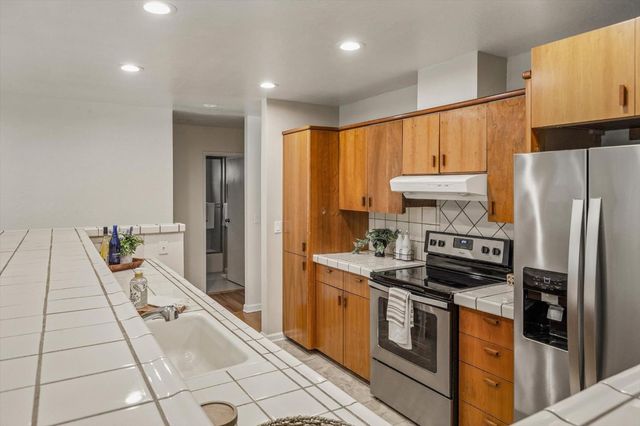 1045 Redmond Avenue, San Jose, CA 95120