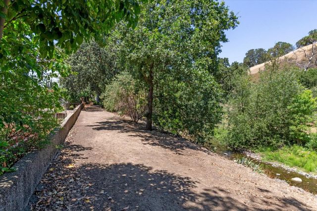 1045 Redmond Avenue, San Jose, CA 95120