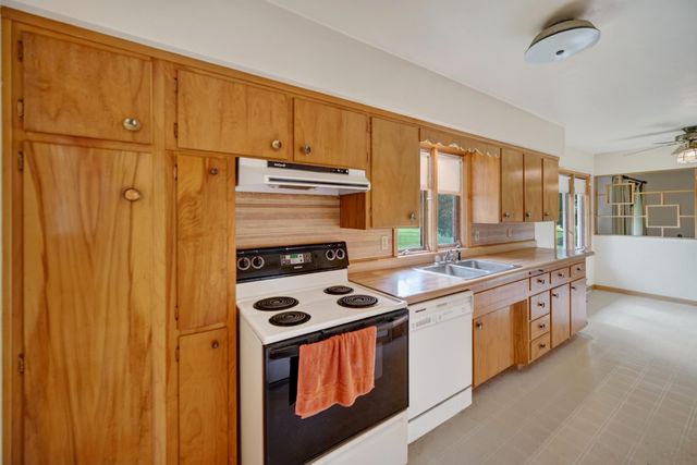 4130 Logan Avenue, Waterloo, IA 50703