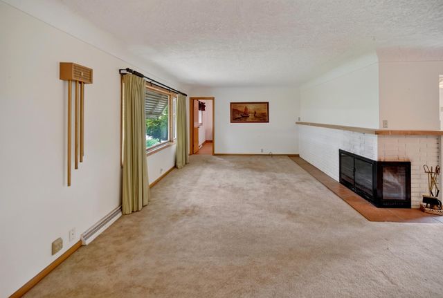 4130 Logan Avenue, Waterloo, IA 50703