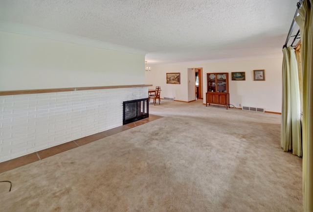 4130 Logan Avenue, Waterloo, IA 50703