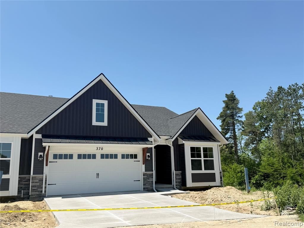 370 Canyon Creek Court 19, Howell, MI 48843