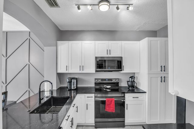 4947 Grinnell Street, Lake Worth, FL 33463