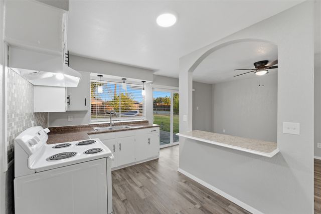 910 Royal Crest Drive, Mesquite, TX 75149