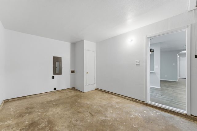 910 Royal Crest Drive, Mesquite, TX 75149