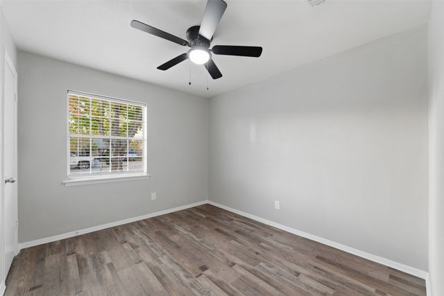 910 Royal Crest Drive, Mesquite, TX 75149