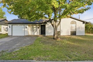 910 Royal Crest Drive, Mesquite, TX 75149