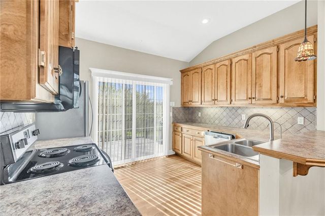 15715 W 62nd Street, Shawnee, KS 66217