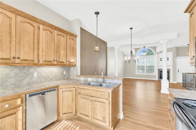 15715 W 62nd Street, Shawnee, KS 66217