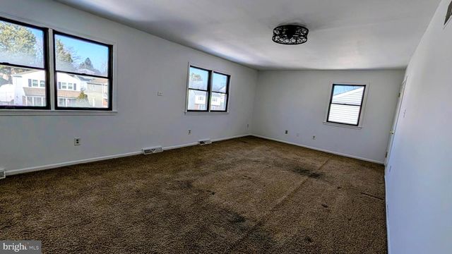 1 W BELAIR RD, Ridley Park, PA 19078