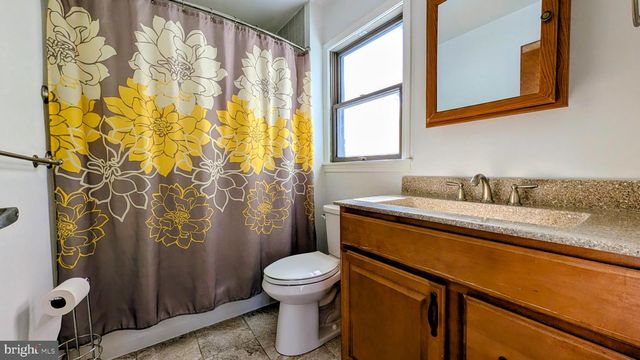 1 W BELAIR RD, Ridley Park, PA 19078