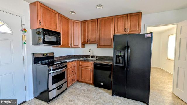 1 W BELAIR RD, Ridley Park, PA 19078