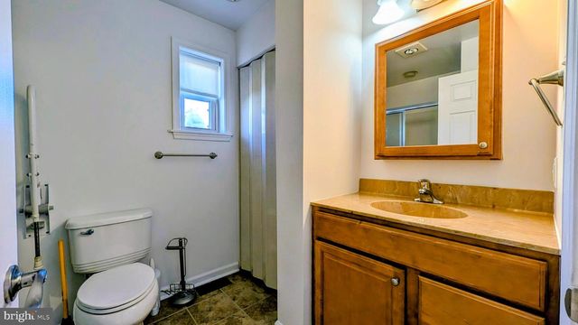 1 W BELAIR RD, Ridley Park, PA 19078