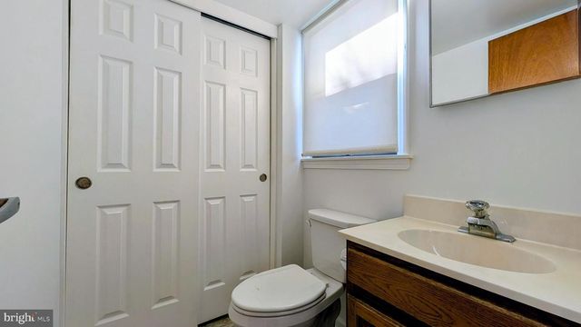 1 W BELAIR RD, Ridley Park, PA 19078