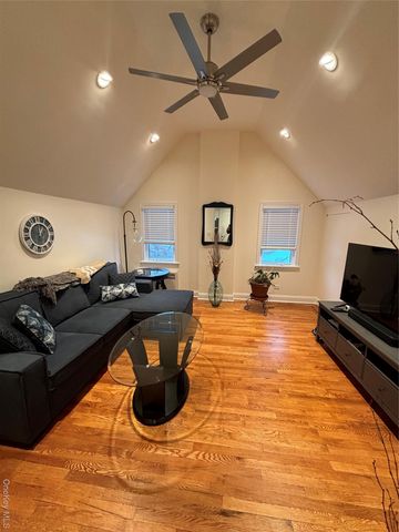 50-37 195 St, Fresh Meadows, NY 11365