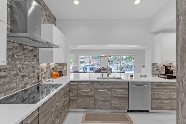2920 NE 55th Place, Fort Lauderdale, FL 33308