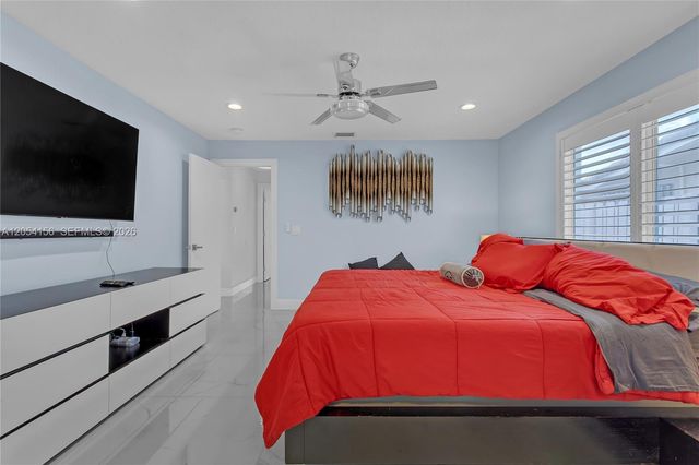 2920 NE 55th Place, Fort Lauderdale, FL 33308